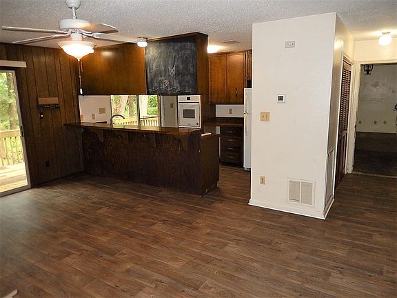 3rd image of 1466 Groveland Hills Dr