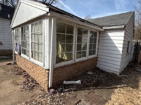 2211 W Butler St, Peoria, IL 61605