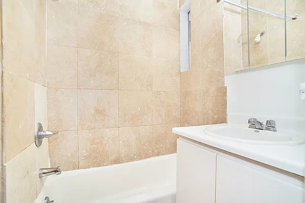 Rented by REAL New York | media 16