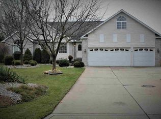 5209 Cottage Ct, Fenton, MI 48430