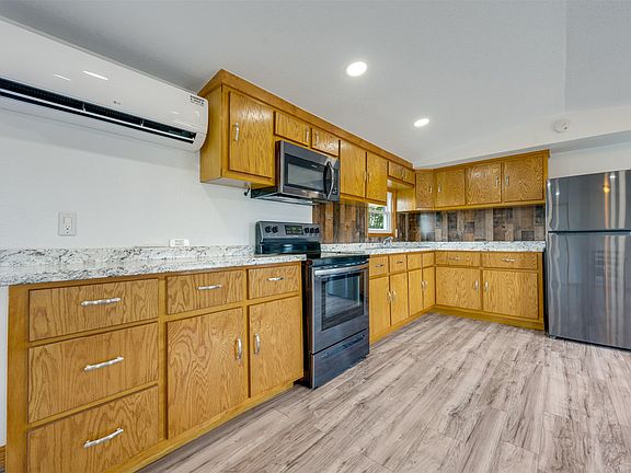 4th image of 115 Private Road 33041