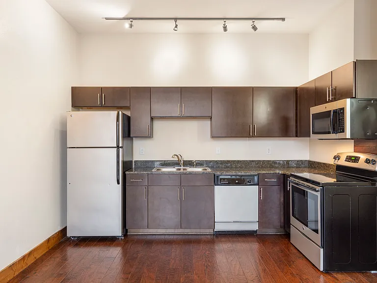 305 S Campbell Ave #203 — Photo 2