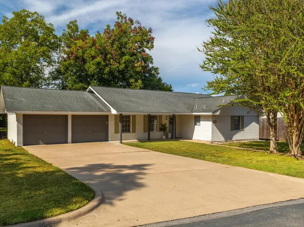 802 Spinn St, Brenham, TX 77833