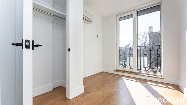 Rented by Nooklyn NYC LLC | media 22