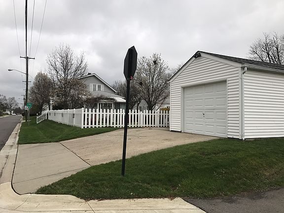 4th image of 3311 Voeller Ave