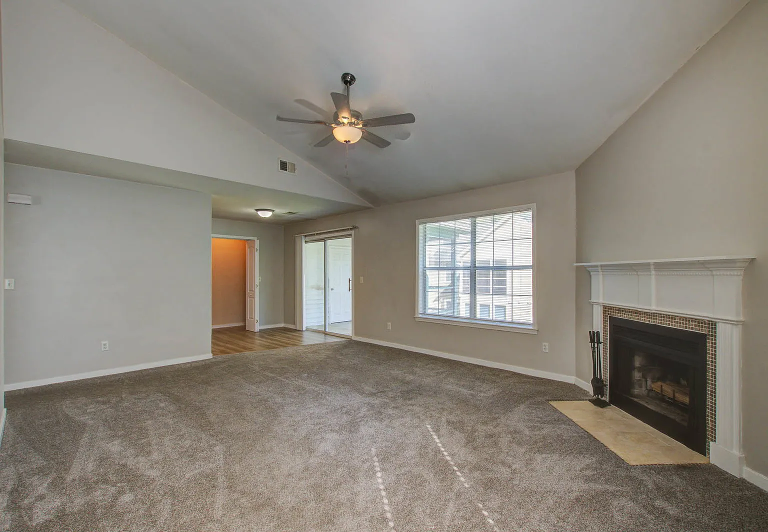 6211 Rolling Fork Rd — Photo 4