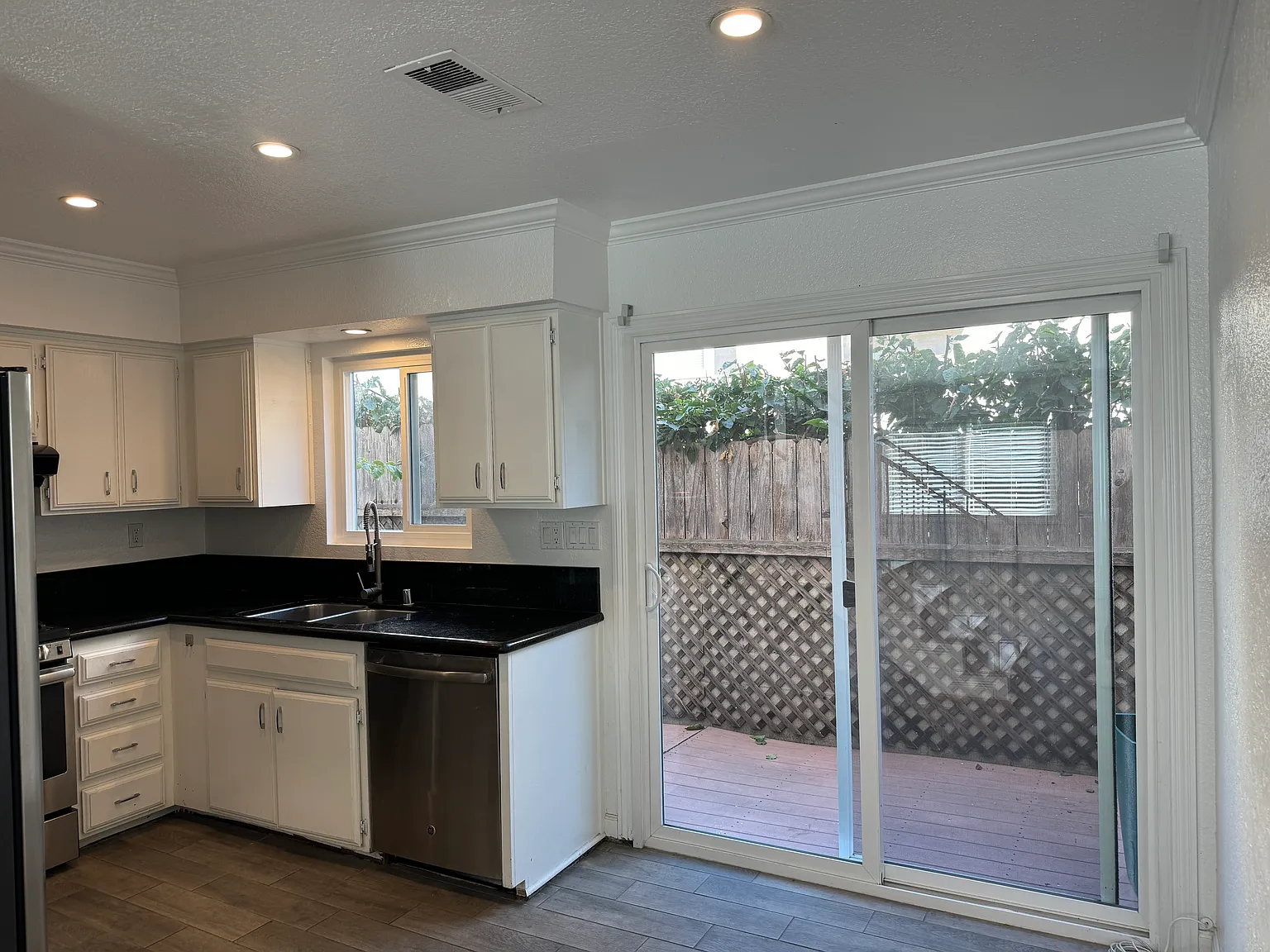 808 Magnolia Ave — Photo 4