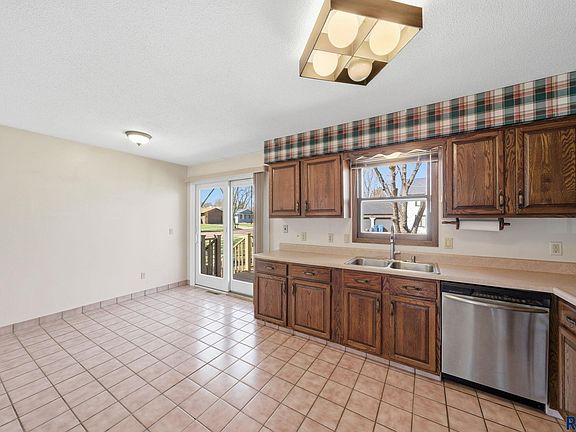 4th image of 5801 W Karen Dr