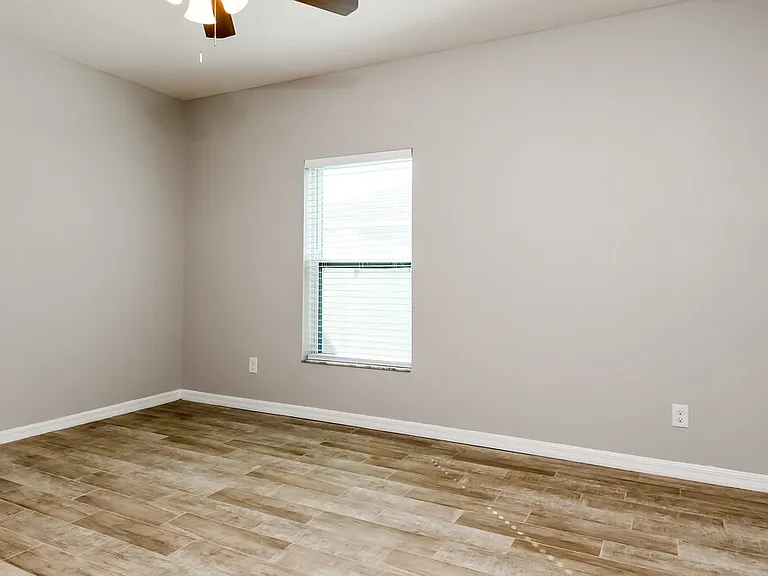 346 Vitoria Rd — Photo 9