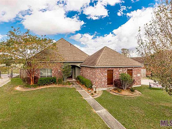 3rd image of 13747 Shady Hollow Dr