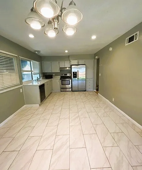 Kitchen/Dining