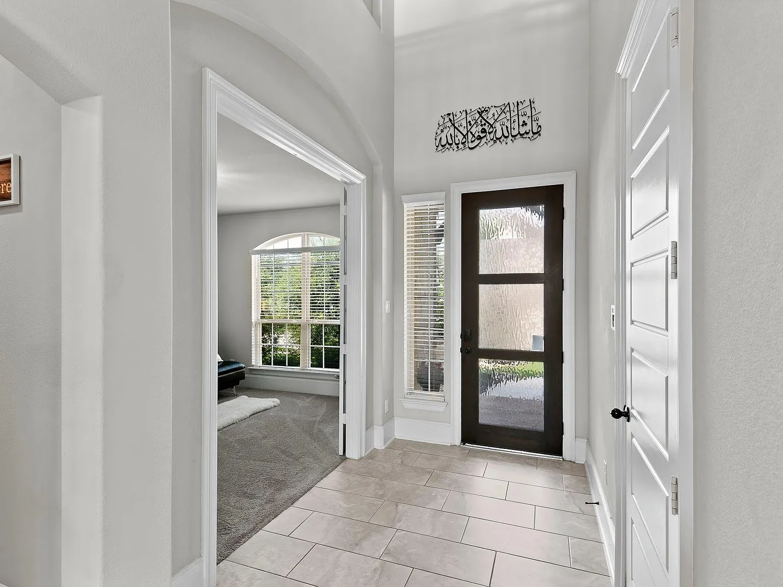 4 bed, 3.5 bath, 3427 sqft, $3,200 — Photo 4