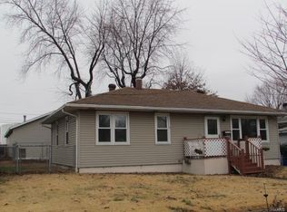 534 S 7th St, Wood River, IL 62095