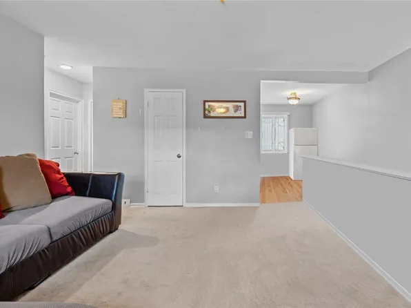 224-18 Hillside Avenue 2nd Fl, Queens Village, NY 11427