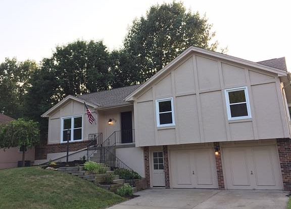 2nd image of 312 SE Brentwood Dr