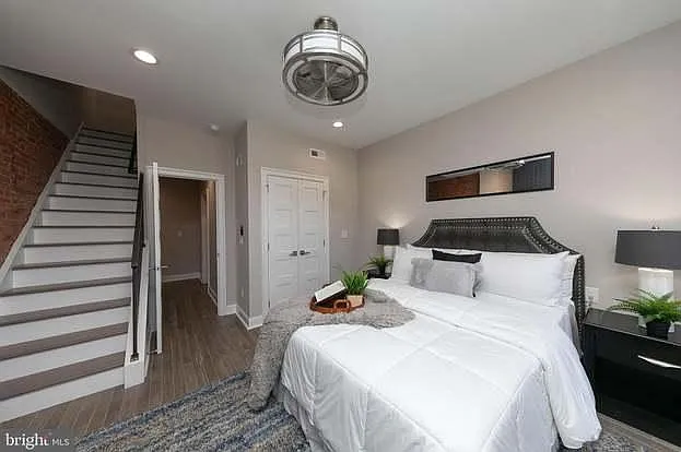 2044 Mountain St — Photo 11