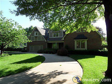 Beautiful 1-1/2 Story