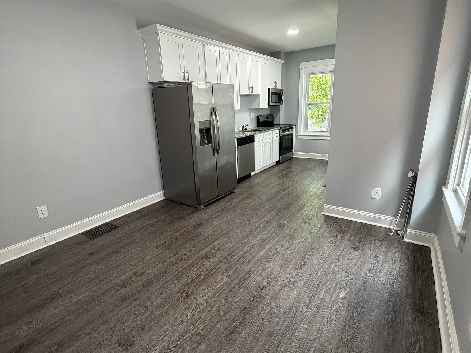 4 bed, 1659 sqft, $2,025 — Photo 2