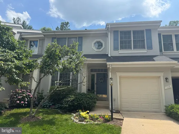 1338 Park Garden Ln, Reston, VA 20194