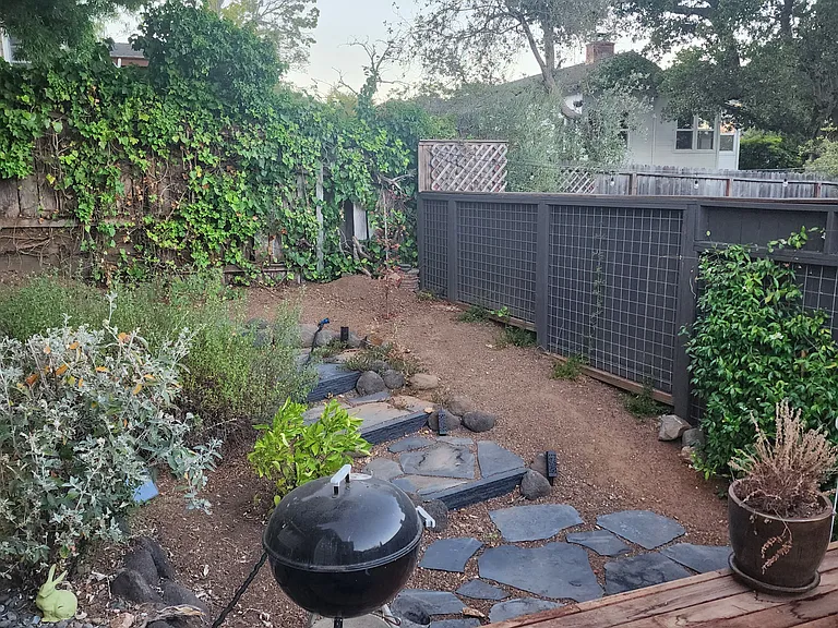 Laurel Pl — Photo 17