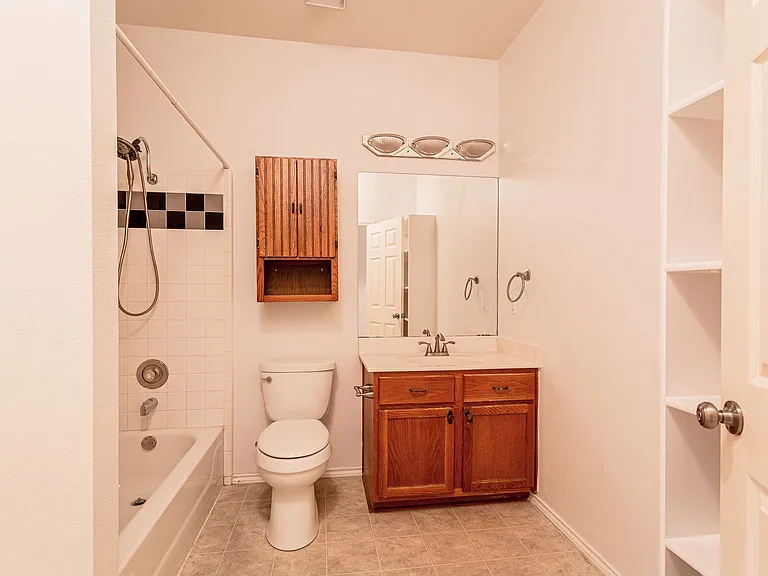 1235 Blackthorn Dr — Photo 21