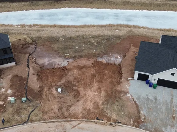 2500 N Stellita Cir #38, De Pere, WI 54115