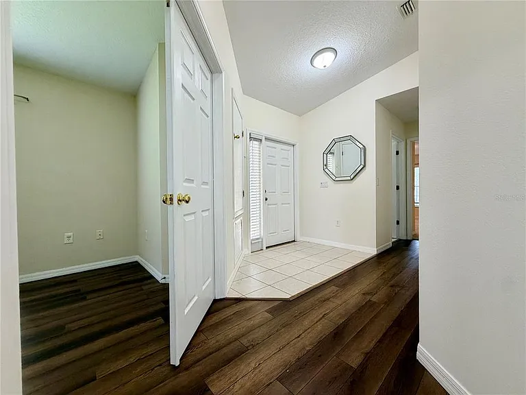 7838 Carriage Pointe Dr — Photo 9