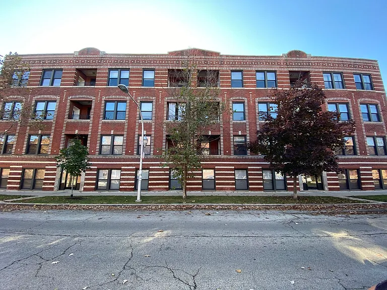 3915-25 W Altgeld St — Photo 1