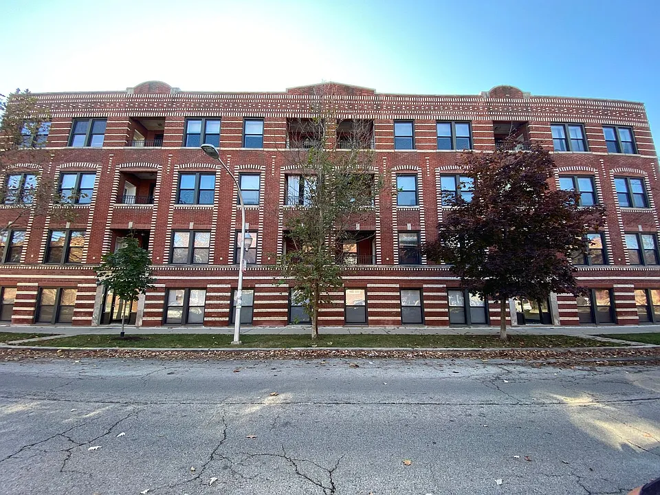 3915-25 W Altgeld St