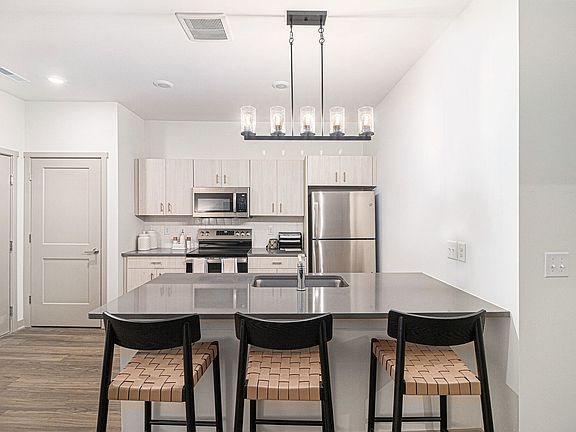 2nd image of 1420 Standish Ave #301B
