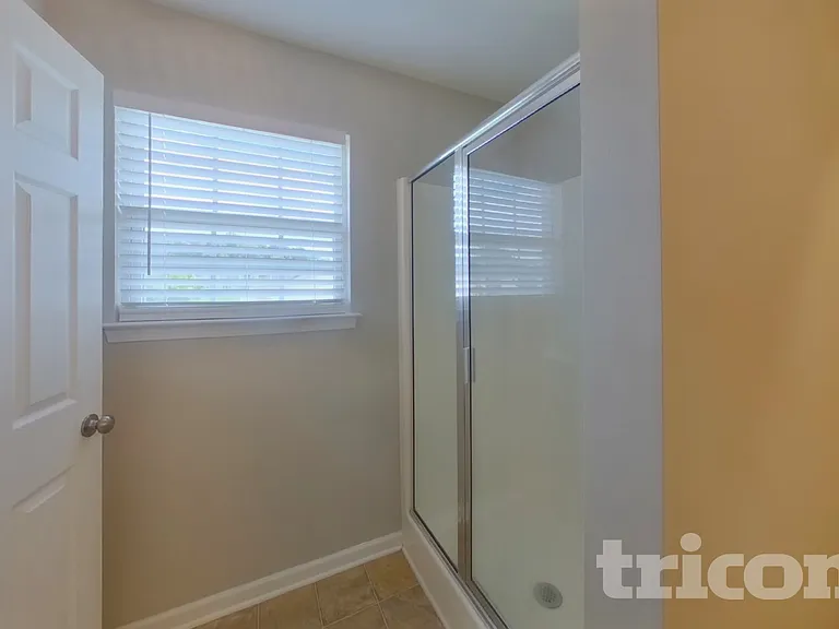 9626 Rothman Ln — Photo 11