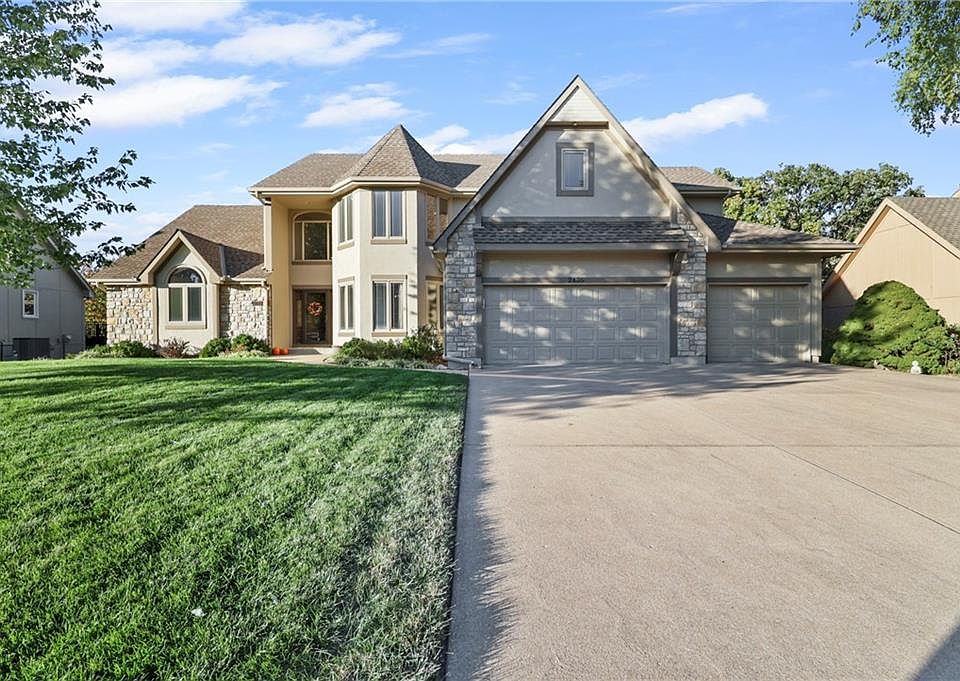 2436 NW Valley View Dr, Lees Summit, MO 64081 | Zillow