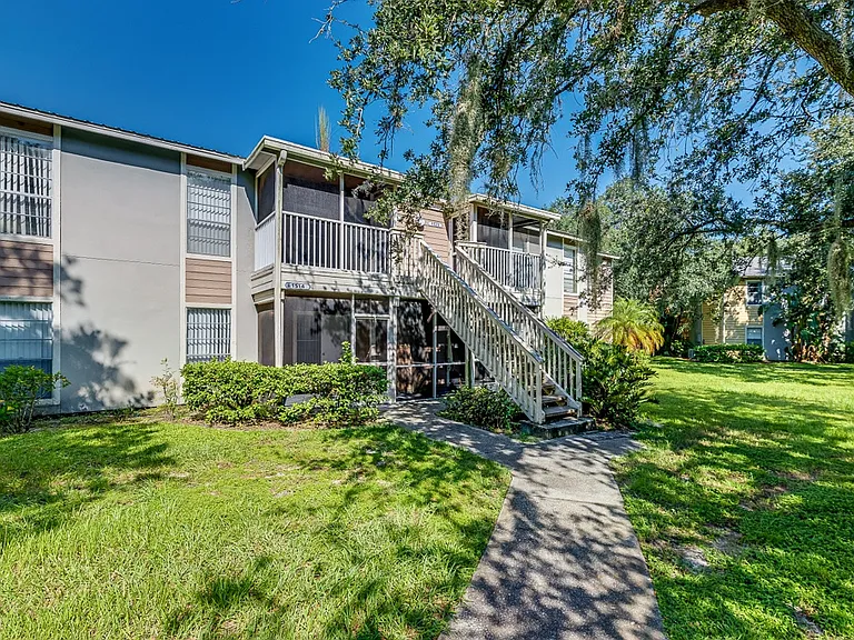 Aventine at Forest Lakes Apartment Homes — Photo 6