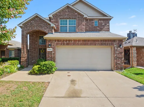 8909 Tenderfoot Ln, Aubrey, TX 76227