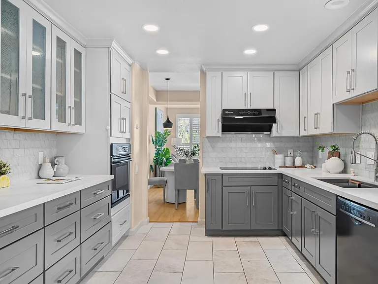 856 Lakeshore Dr — Photo 8
