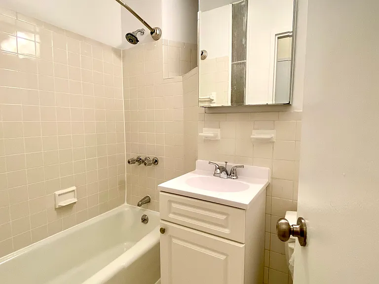 416 E 74th St #3A — Photo 7