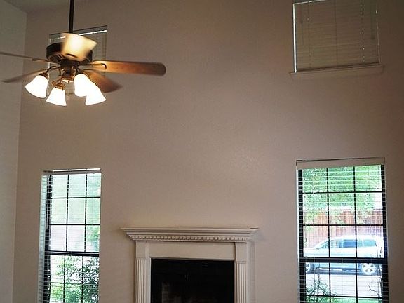 2nd image of 1904 Pinecrest Dr