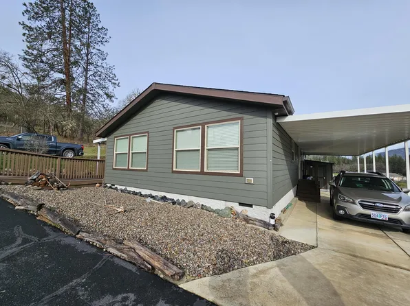 8401 Old Stage Rd Unit 10, Central Point, OR 97502