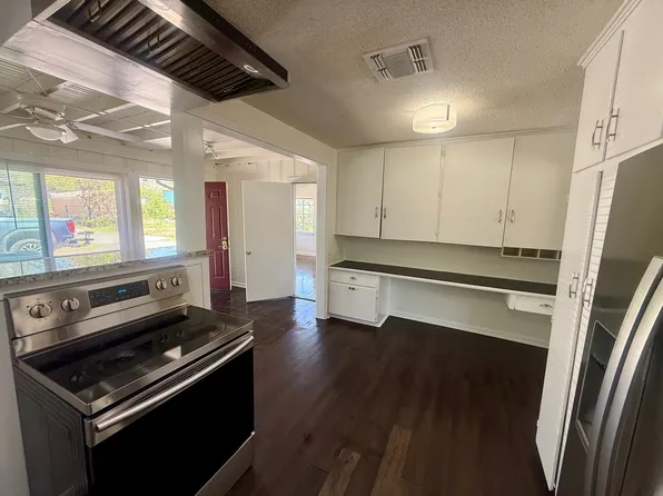 217 Deerwood Dr, San Antonio, TX 78209