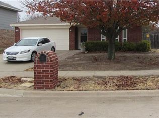 7337 Royal Oak Dr, Benbrook, TX 76126