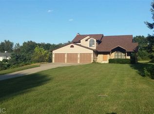 4670 Hidden Shore Dr, Kalamazoo, MI 49048