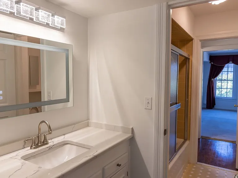 817 Botetourt Gdns — Photo 23
