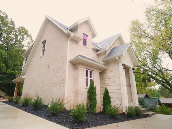 886 N Fritz Dr, Fayetteville, AR 72701