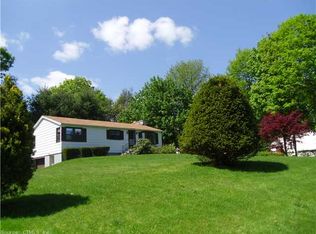 21 Greenbriar Rd, Meriden, CT 06450