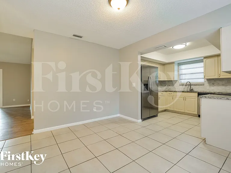 2526 Needle Palm Dr — Photo 4