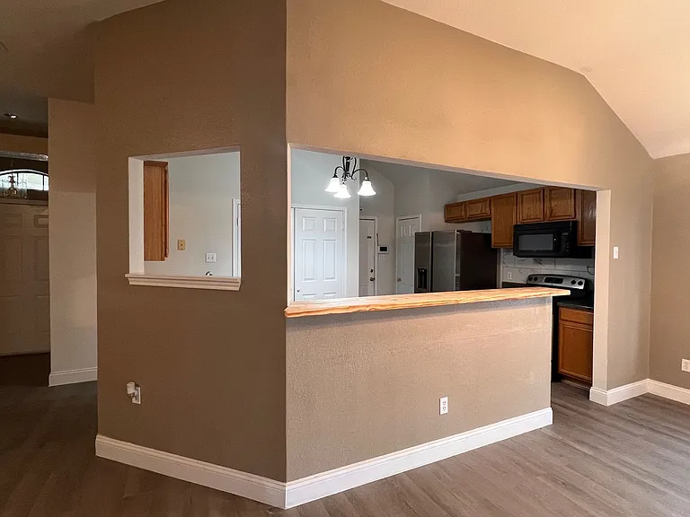 4205 Bluestem Ln — Photo 6