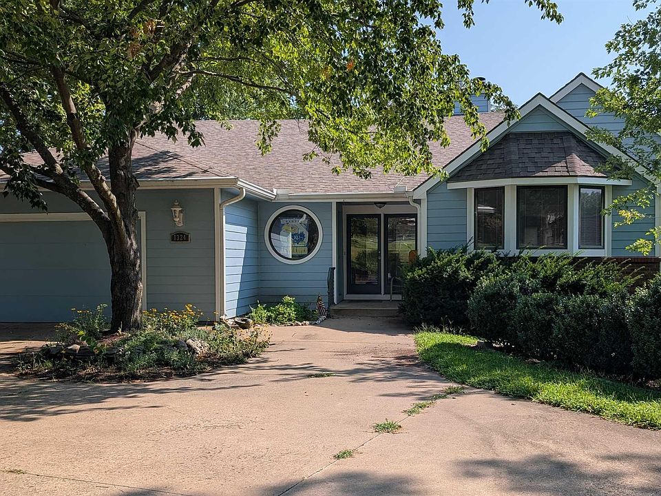1st image of 1324 Lawrence Ave