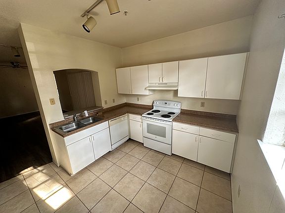 2nd image of 122 Vista Verdi Cir Unit 112