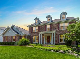 2793 Sun Meadow Dr, Chesterfield, MO 63005