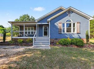 208 Deep Creek Dr, Clayton, NC 27520